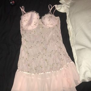 silky/lacy night gown